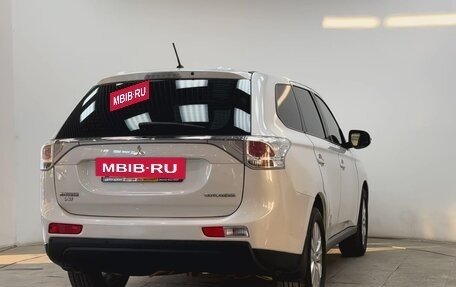 Mitsubishi Outlander III рестайлинг 3, 2012 год, 1 390 000 рублей, 13 фотография