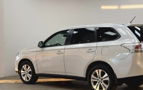 Mitsubishi Outlander III рестайлинг 3, 2012 год, 1 390 000 рублей, 23 фотография