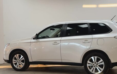 Mitsubishi Outlander III рестайлинг 3, 2012 год, 1 390 000 рублей, 22 фотография