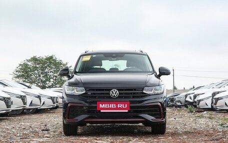 Volkswagen Tiguan II, 2023 год, 4 880 000 рублей, 2 фотография