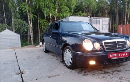 Mercedes-Benz E-Класс, 1999 год, 320 000 рублей, 2 фотография