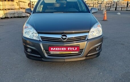 Opel Astra H, 2011 год, 680 000 рублей, 1 фотография