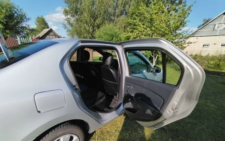 Renault Logan II, 2016 год, 820 000 рублей, 11 фотография