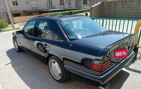 Mercedes-Benz E-Класс, 1993 год, 700 000 рублей, 4 фотография