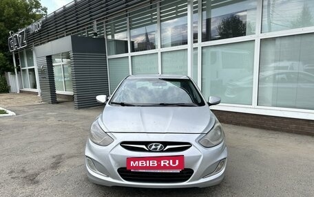 Hyundai Solaris II рестайлинг, 2013 год, 600 000 рублей, 2 фотография