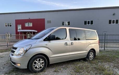 Hyundai Grand Starex Grand Starex I рестайлинг 2, 2009 год, 1 350 000 рублей, 2 фотография