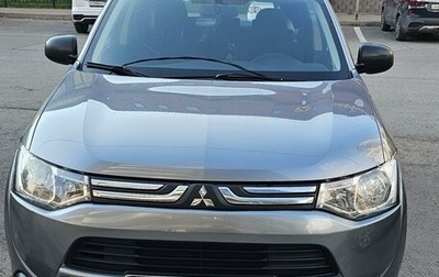 Mitsubishi Outlander III рестайлинг 3, 2013 год, 1 370 000 рублей, 1 фотография