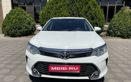 Toyota Camry, 2015 год, 2 250 000 рублей, 3 фотография