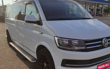 Volkswagen Caravelle T6 рестайлинг, 2018 год, 2 699 000 рублей, 1 фотография