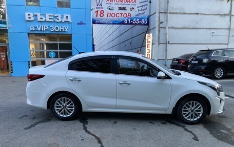 KIA Rio IV, 2021 год, 1 950 000 рублей, 2 фотография