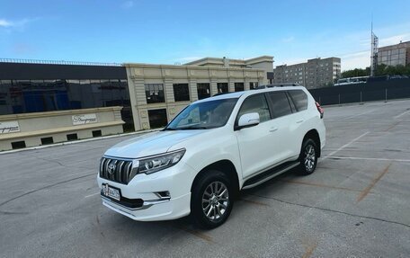 Toyota Land Cruiser Prado 150 рестайлинг 2, 2019 год, 7 000 000 рублей, 3 фотография