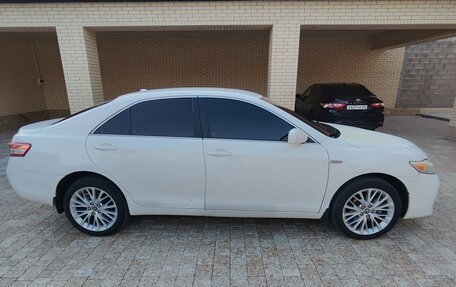 Toyota Camry, 2011 год, 1 250 000 рублей, 2 фотография