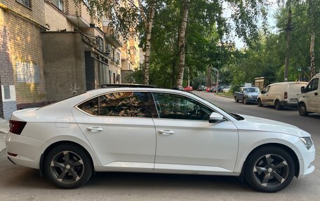 Skoda Superb III рестайлинг, 2015 год, 1 800 000 рублей, 4 фотография