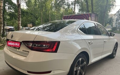 Skoda Superb III рестайлинг, 2015 год, 1 800 000 рублей, 7 фотография