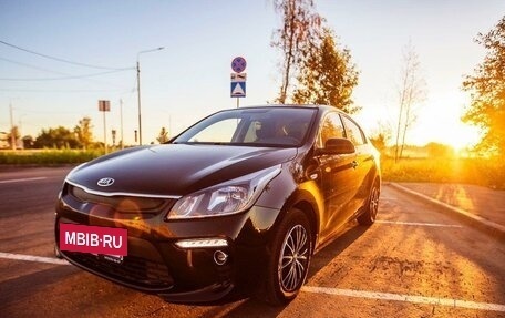 KIA Rio IV, 2018 год, 1 540 000 рублей, 2 фотография