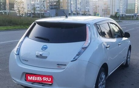 Nissan Leaf I, 2015 год, 870 000 рублей, 6 фотография