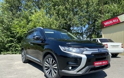 Mitsubishi Outlander III рестайлинг 3, 2019 год, 3 000 000 рублей, 1 фотография