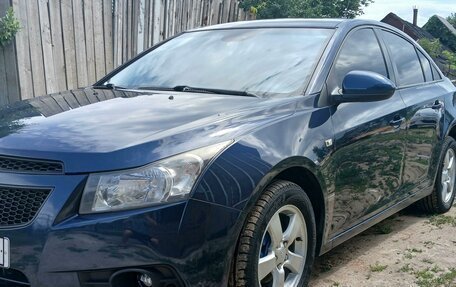 Chevrolet Cruze II, 2011 год, 800 000 рублей, 3 фотография