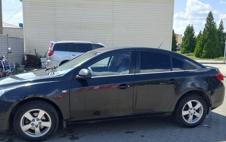 Chevrolet Cruze II, 2009 год, 750 000 рублей, 3 фотография