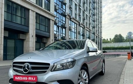 Mercedes-Benz A-Класс, 2015 год, 1 800 000 рублей, 2 фотография