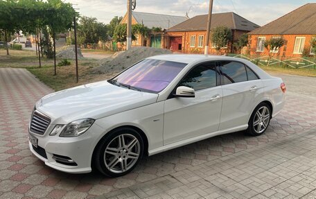 Mercedes-Benz E-Класс, 2012 год, 1 620 000 рублей, 3 фотография