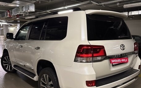 Toyota Land Cruiser 200, 2017 год, 16 500 000 рублей, 3 фотография