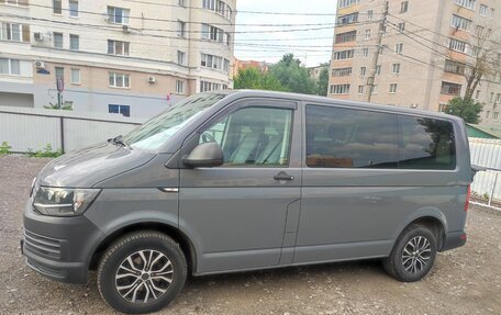 Volkswagen Caravelle T6 рестайлинг, 2016 год, 2 970 000 рублей, 6 фотография