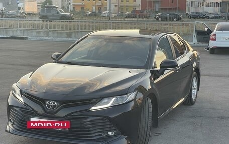 Toyota Camry, 2020 год, 2 290 000 рублей, 2 фотография