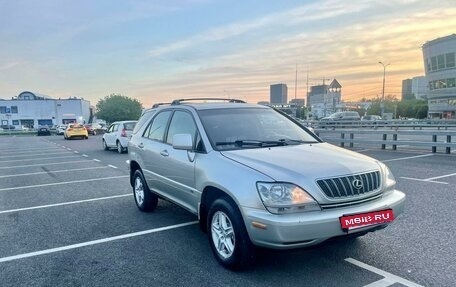 Lexus RX IV рестайлинг, 2001 год, 700 000 рублей, 3 фотография