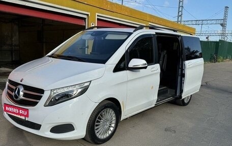 Mercedes-Benz V-Класс, 2014 год, 3 200 000 рублей, 4 фотография