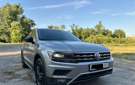 Volkswagen Tiguan II, 2020 год, 2 700 000 рублей, 3 фотография