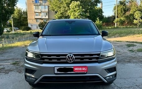 Volkswagen Tiguan II, 2020 год, 2 700 000 рублей, 2 фотография