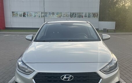 Hyundai Solaris II рестайлинг, 2019 год, 1 380 000 рублей, 3 фотография