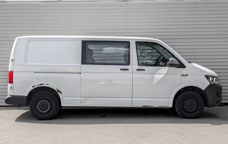 Volkswagen Transporter T6 рестайлинг, 2019 год, 1 950 000 рублей, 4 фотография