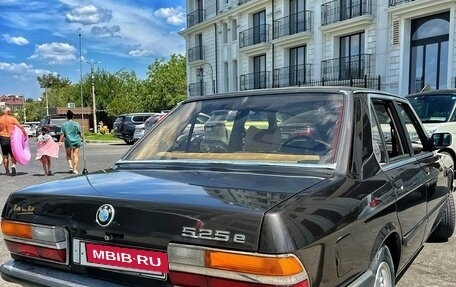 BMW 5 серия, 1985 год, 800 000 рублей, 3 фотография