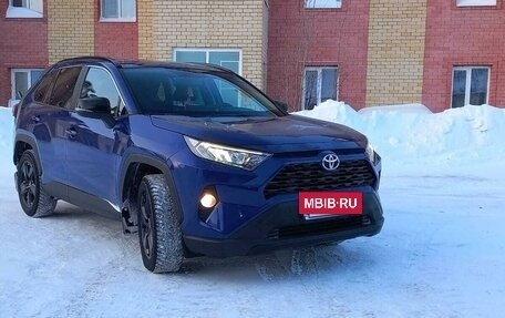 Toyota RAV4, 2021 год, 4 150 000 рублей, 4 фотография