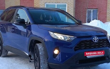 Toyota RAV4, 2021 год, 4 150 000 рублей, 3 фотография