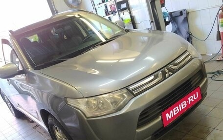 Mitsubishi Outlander III рестайлинг 3, 2012 год, 1 199 000 рублей, 2 фотография