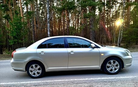 Toyota Avensis III рестайлинг, 2004 год, 860 000 рублей, 5 фотография