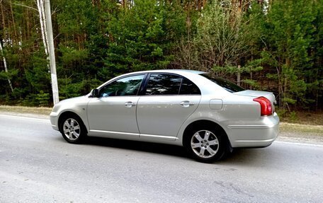 Toyota Avensis III рестайлинг, 2004 год, 860 000 рублей, 4 фотография