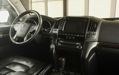 Toyota Land Cruiser 200, 2012 год, 4 899 995 рублей, 8 фотография