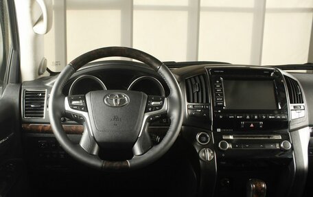 Toyota Land Cruiser 200, 2012 год, 4 899 995 рублей, 7 фотография