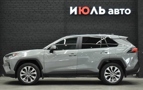 Toyota RAV4, 2021 год, 3 680 000 рублей, 8 фотография