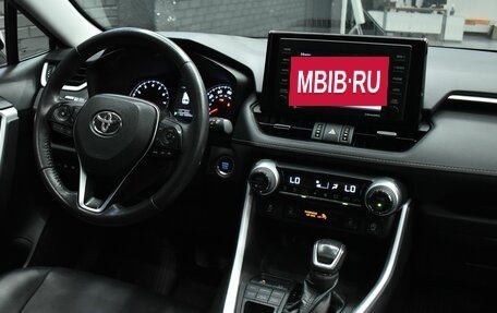 Toyota RAV4, 2021 год, 3 680 000 рублей, 12 фотография