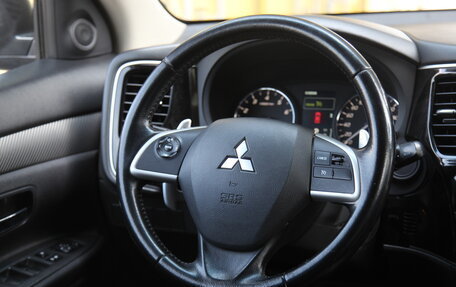 Mitsubishi Outlander III рестайлинг 3, 2013 год, 1 560 000 рублей, 13 фотография