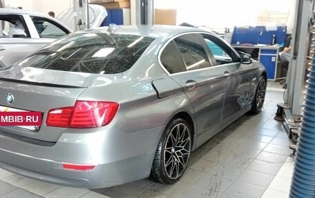 BMW 5 серия, 2011 год, 1 570 000 рублей, 3 фотография