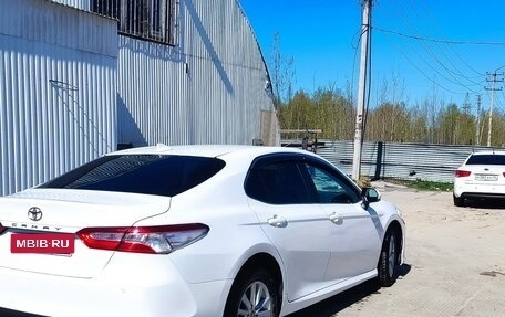 Toyota Camry, 2019 год, 2 300 000 рублей, 3 фотография