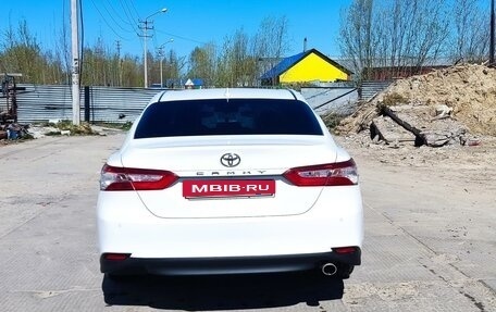 Toyota Camry, 2019 год, 2 300 000 рублей, 4 фотография