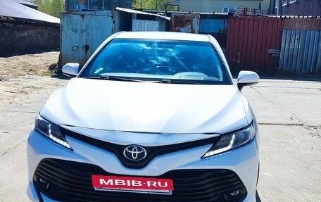 Toyota Camry, 2019 год, 2 300 000 рублей, 2 фотография