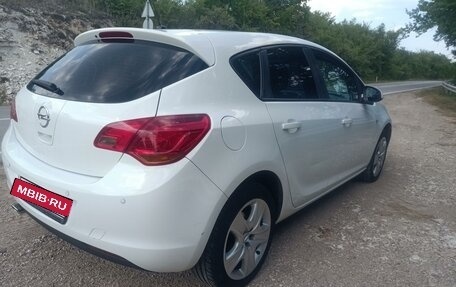 Opel Astra J, 2011 год, 820 000 рублей, 3 фотография